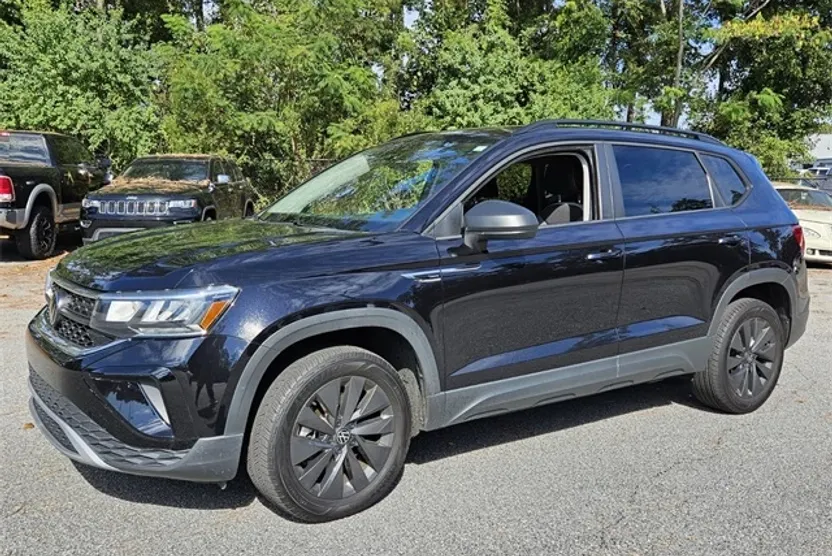 2024 Volkswagen Taos S photo 1