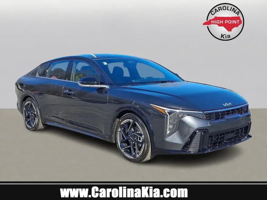 2025 Kia K4 GT-Line photo 1