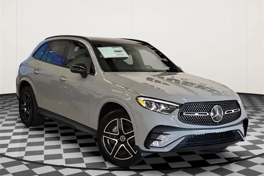 2026 Mercedes Benz GLC 300 4MATIC photo 1