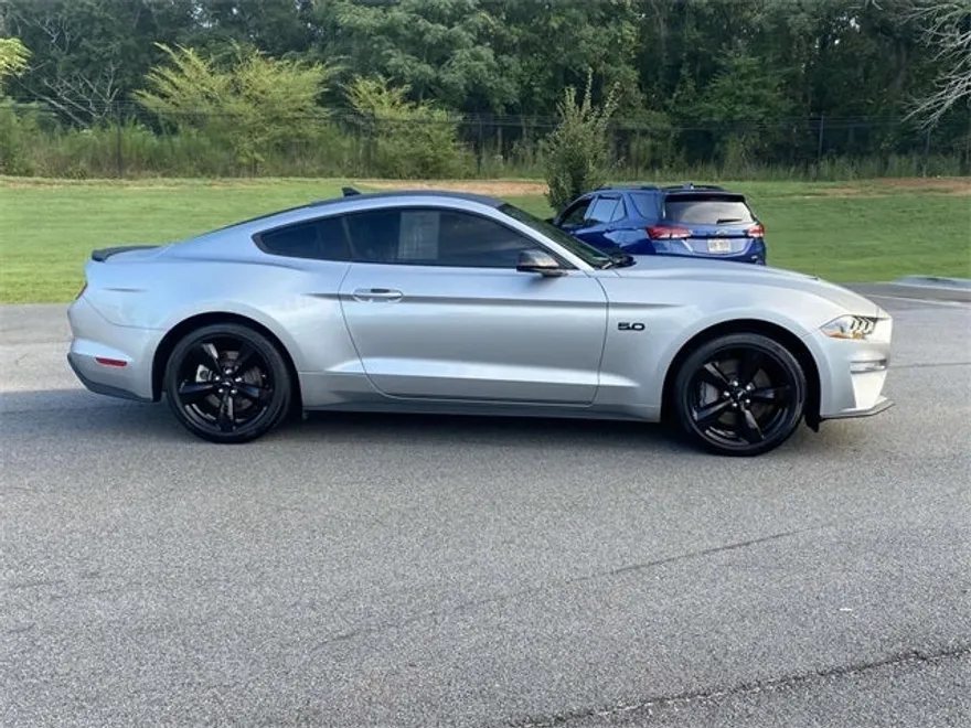 2023 Ford Mustang GT Premium photo 1