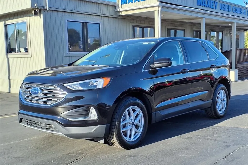 2022 Ford Edge SEL photo 1
