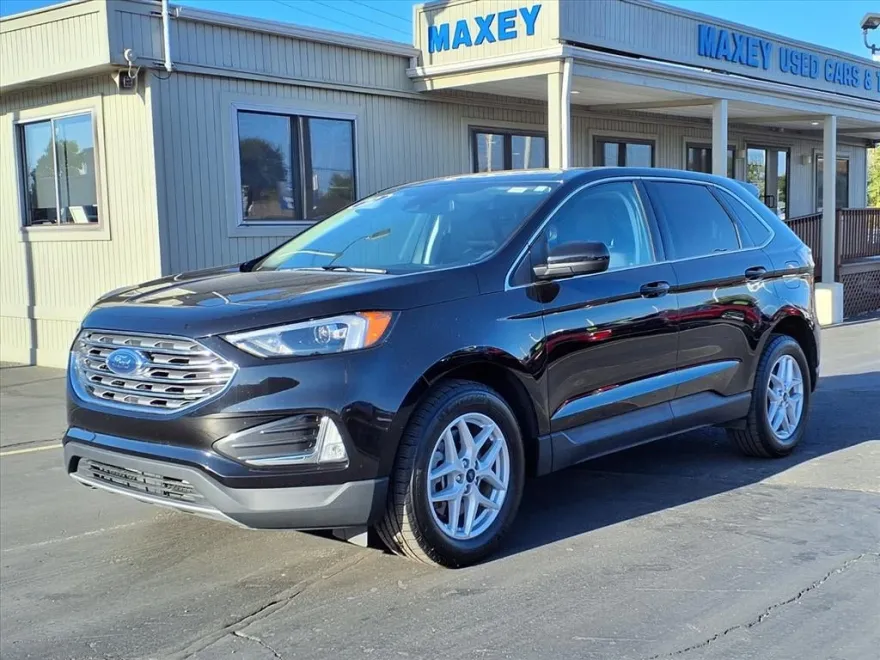 2022 Ford Edge SEL photo 1