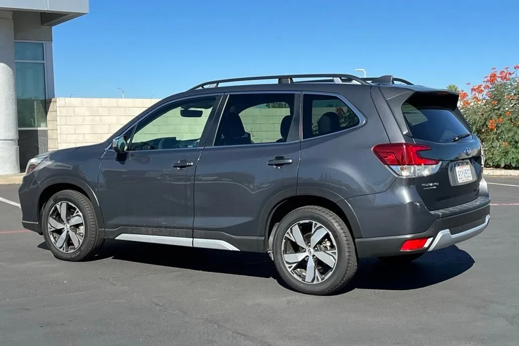 2020 Subaru Forester Touring photo 1