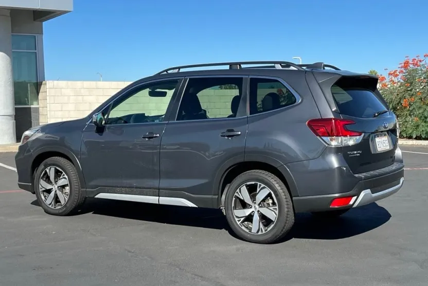 2020 Subaru Forester Touring photo 1