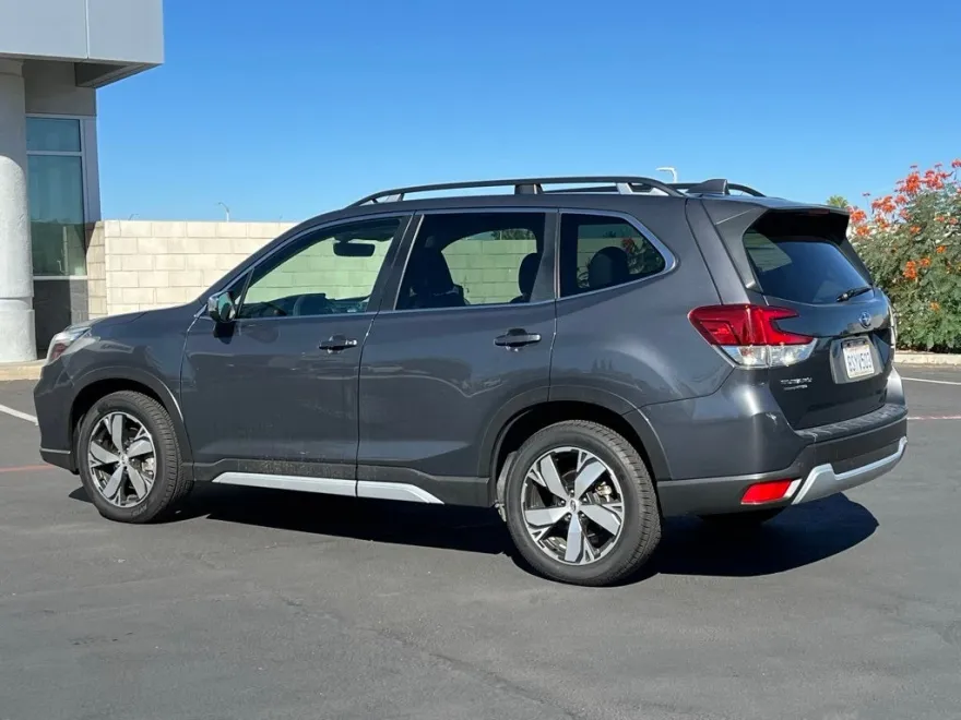 2020 Subaru Forester Touring photo 1