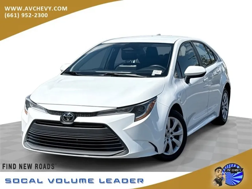 2023 Toyota Corolla LE photo 1