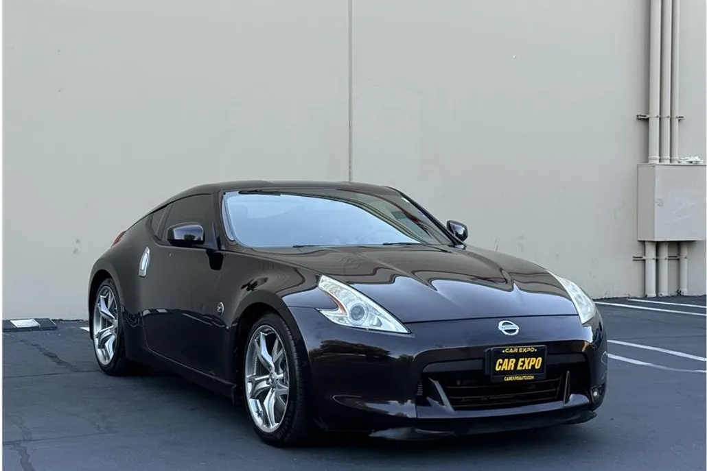 2011 Nissan 370Z Sport photo 1