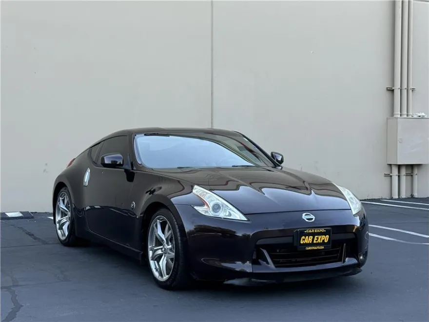 2011 Nissan 370Z Sport photo 1