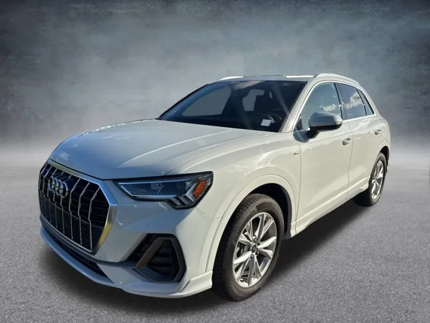 2024 Audi Q3 S line Premium Plus photo 1