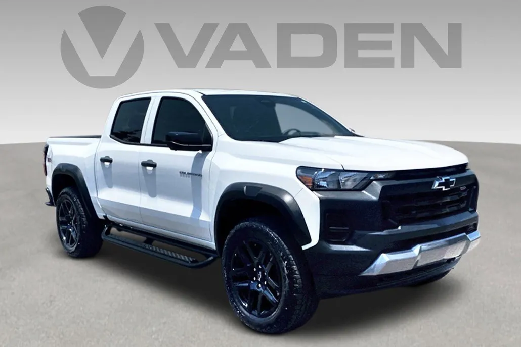 2024 Chevrolet Colorado Trail Boss photo 1