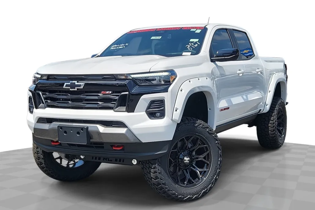 2025 Chevrolet Colorado Z71 photo 1