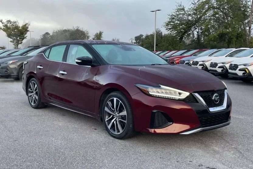 2020 Nissan Maxima SV photo 1