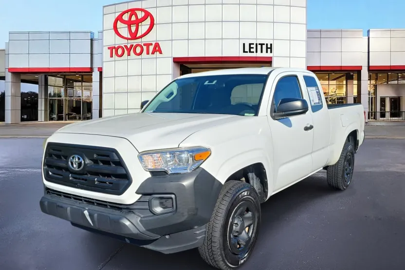 2017 Toyota Tacoma SR photo 1