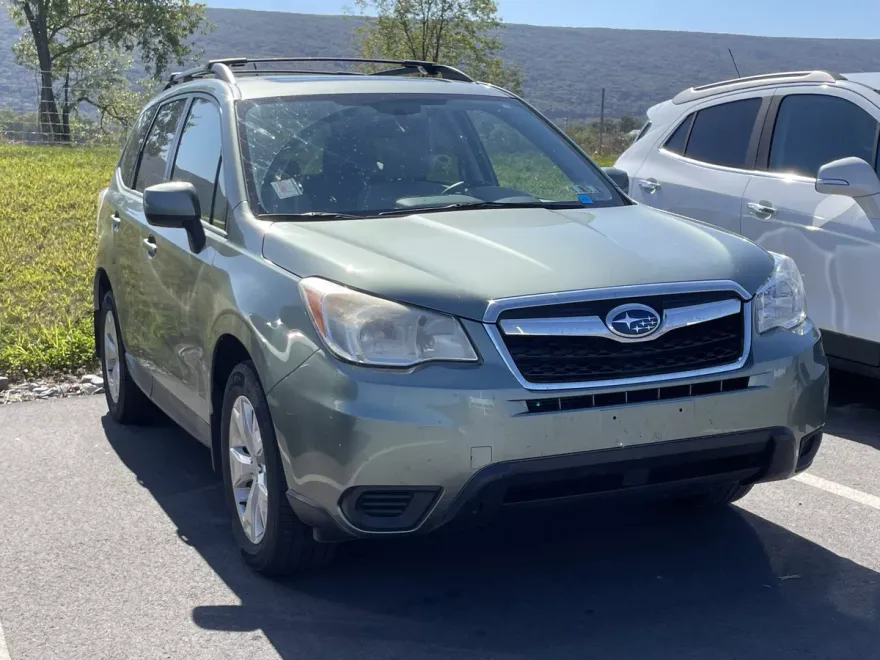 2015 Subaru Forester 2.5i Premium photo 1
