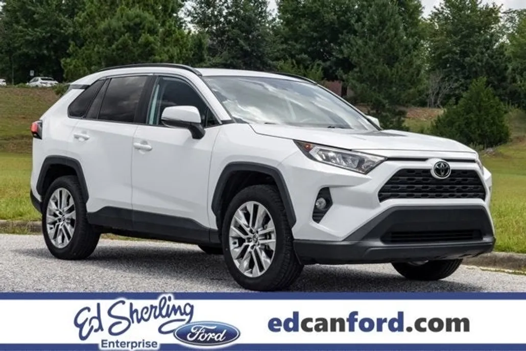 2020 Toyota RAV4 XLE Premium photo 1
