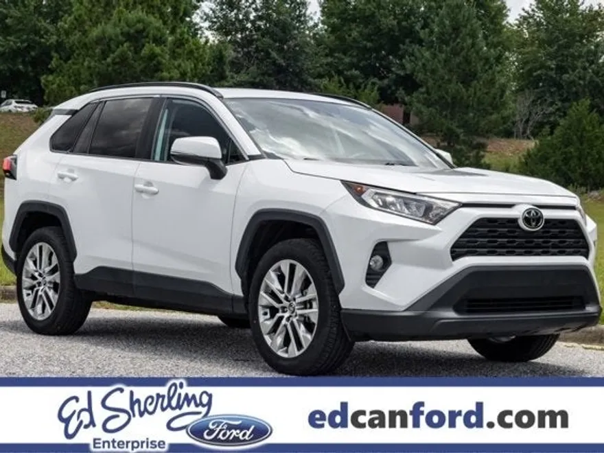 2020 Toyota RAV4 XLE Premium photo 1