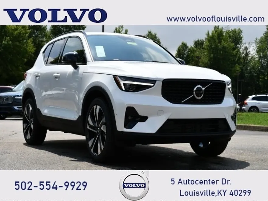 2025 Volvo XC40 Plus photo 1