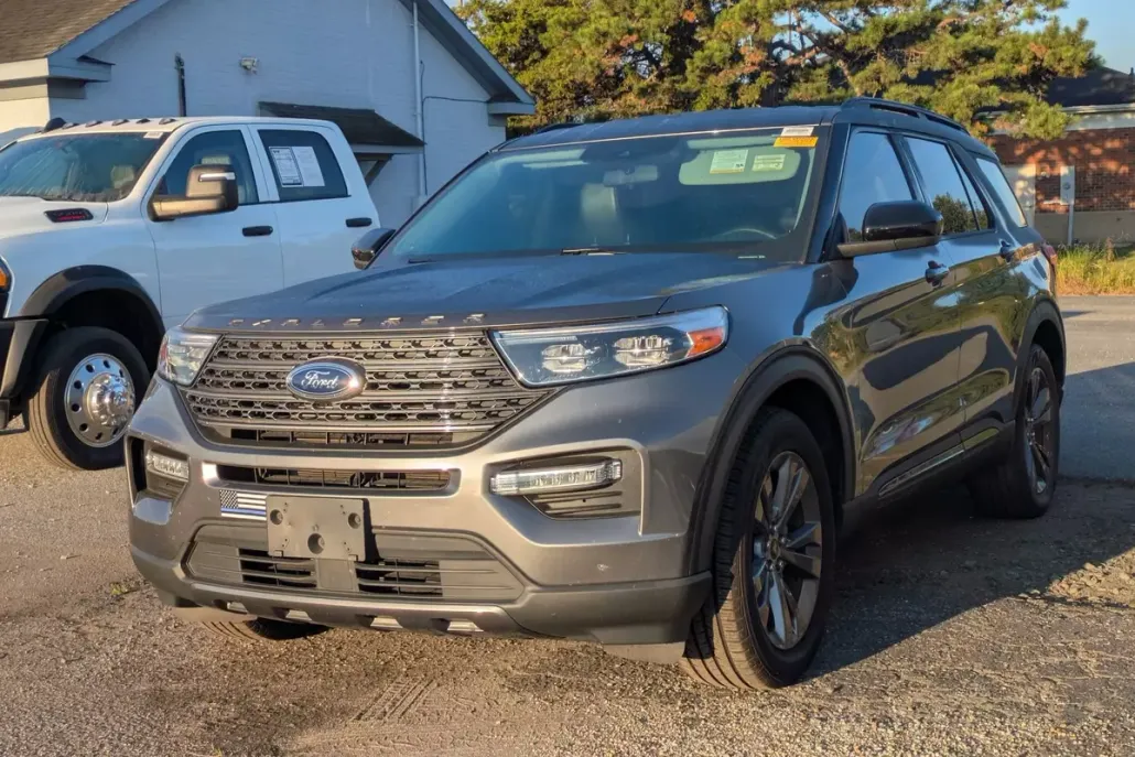 2022 Ford Explorer XLT photo 1