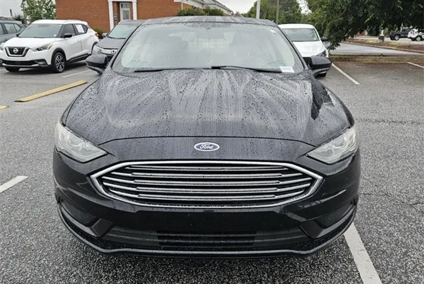 2018 Ford Fusion SE photo 1