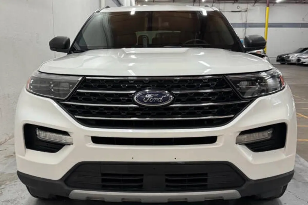 2020 Ford Explorer XLT photo 1