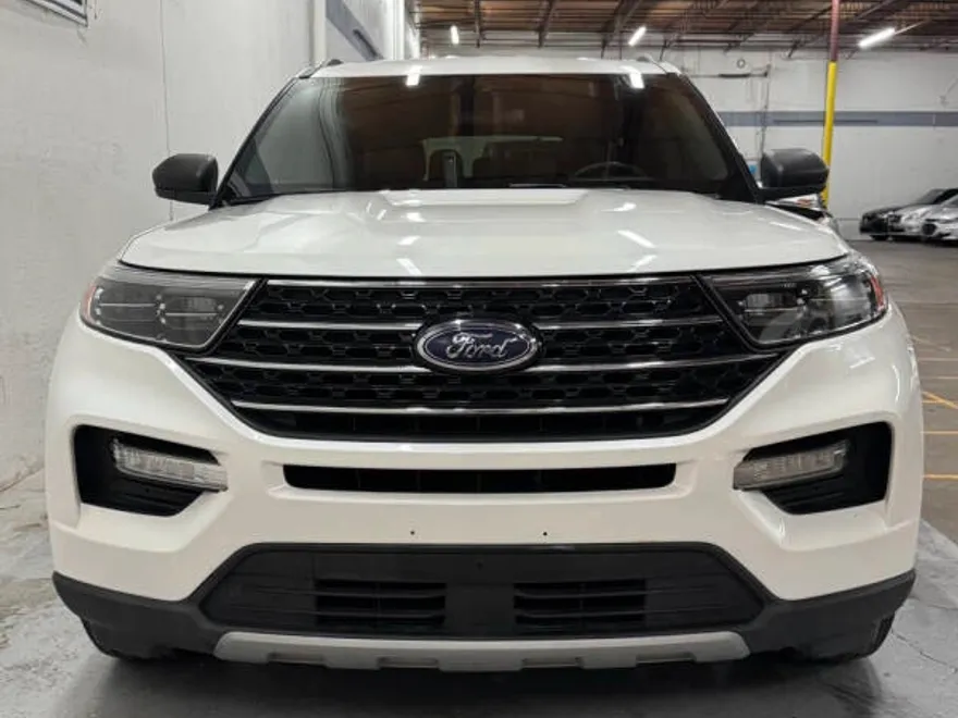 2020 Ford Explorer XLT photo 1
