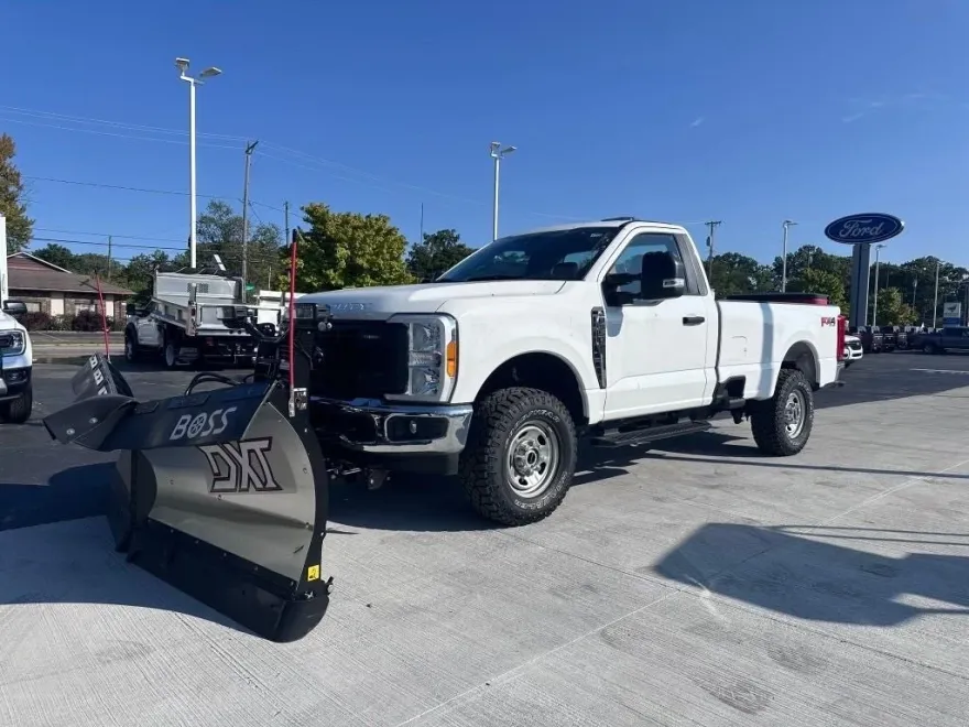 2023 Ford F-350 photo 1