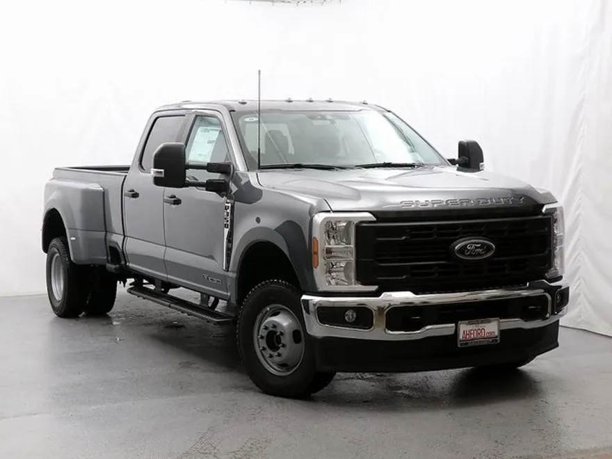 2025 Ford F-350 XL photo 1