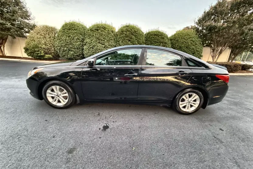 2013 Hyundai Sonata GLS photo 1