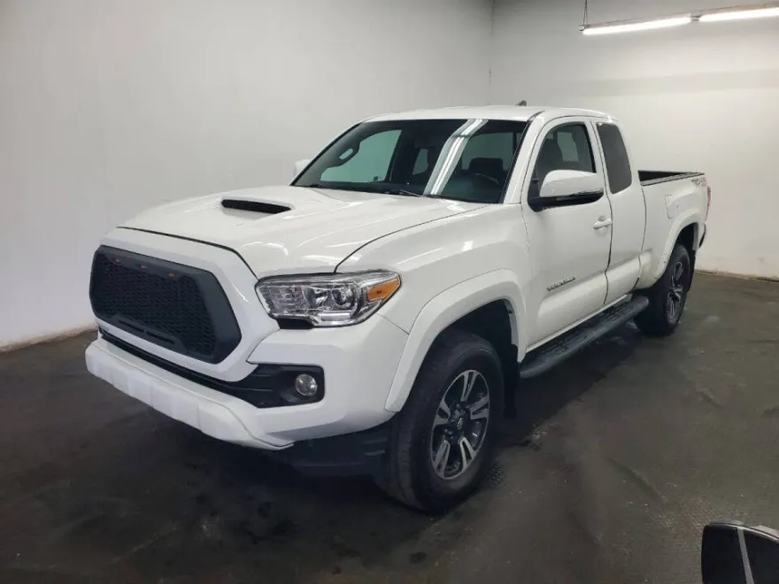 2016 Toyota Tacoma SR5 TRD Sport photo 1