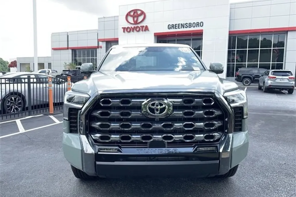 2025 Toyota Tundra Platinum photo 1