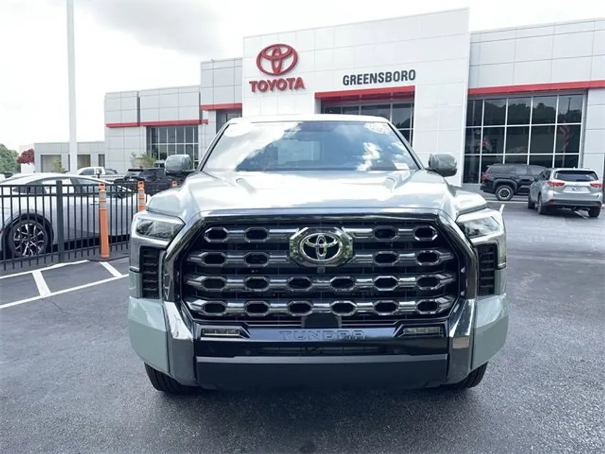 2025 Toyota Tundra Platinum photo 1