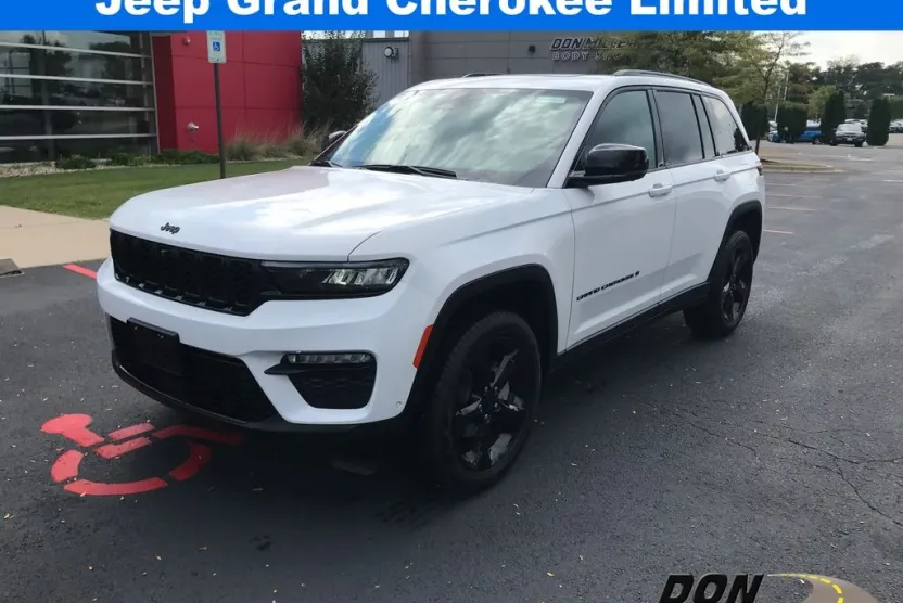 2025 Jeep Grand Cherokee Limited photo 1
