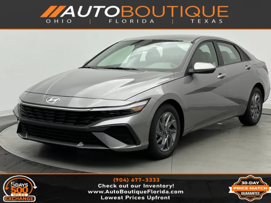 2024 Hyundai Elantra SEL photo 1