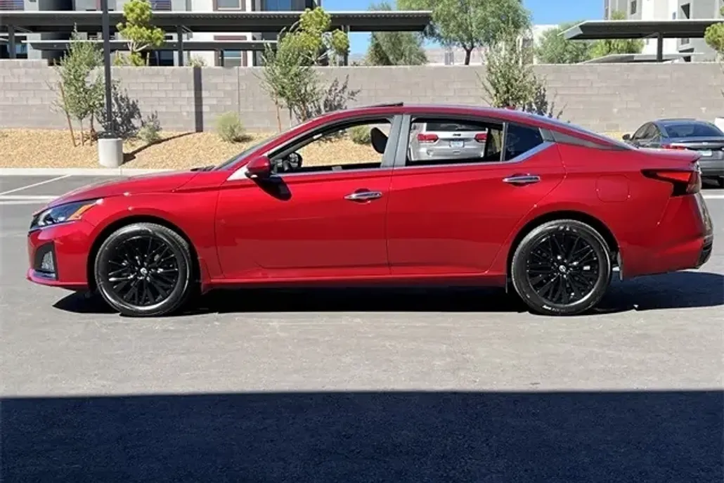 2025 Nissan Altima 2.5 SV photo 1
