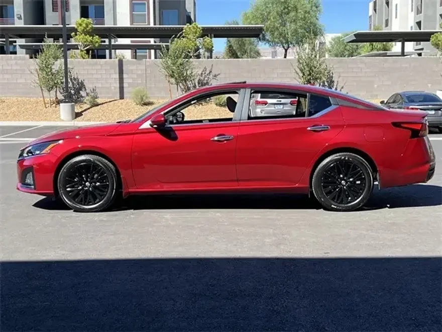 2025 Nissan Altima 2.5 SV photo 1