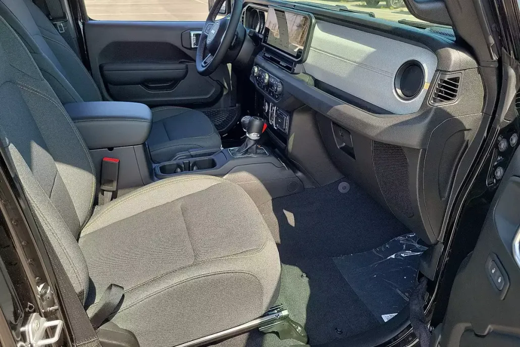 2025 Jeep Gladiator Sport S photo 1