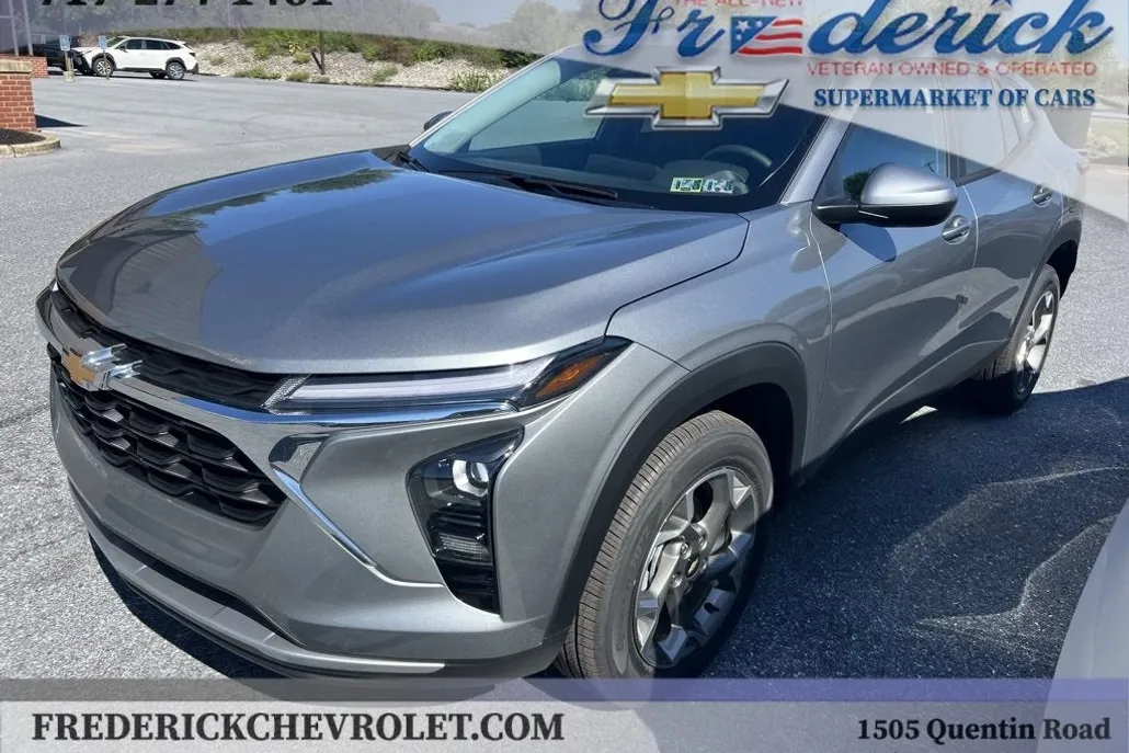 2025 Chevrolet Trax LT photo 1