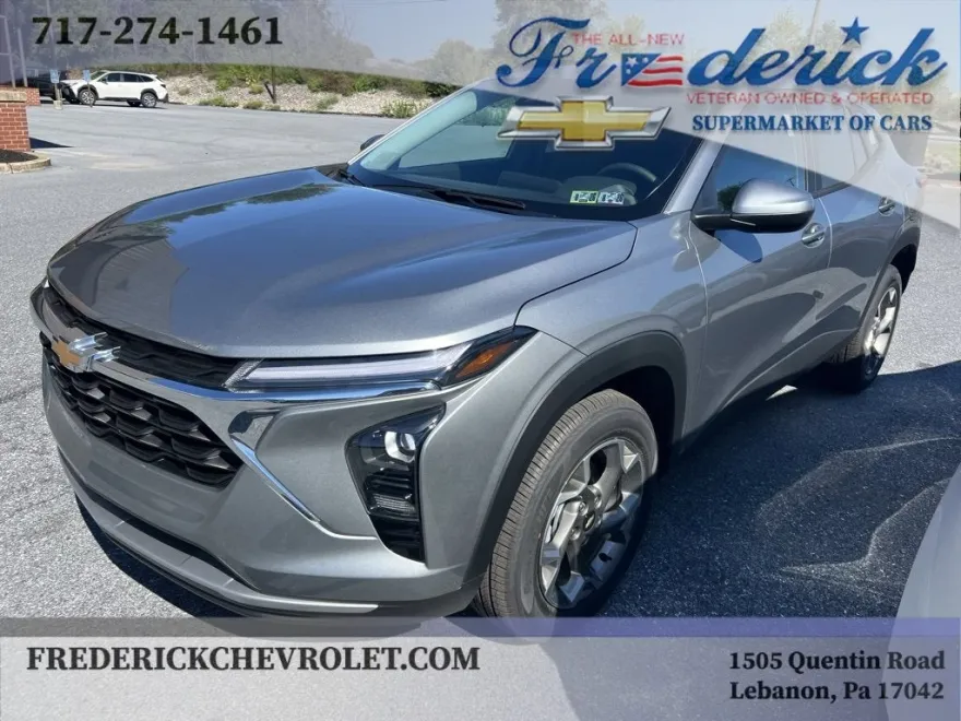 2025 Chevrolet Trax LT photo 1