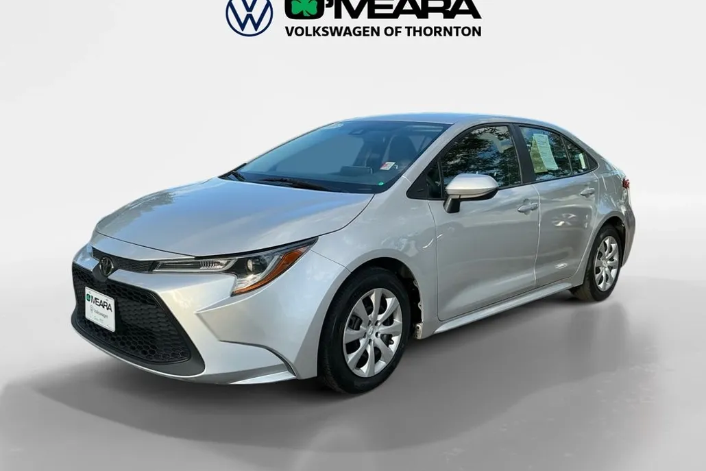 2021 Toyota Corolla LE photo 1