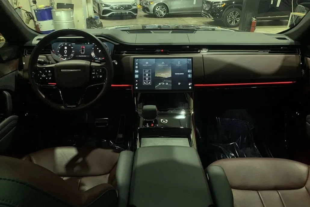 2025 Land Rover Range Rover Sport P530 Autobiography photo 1