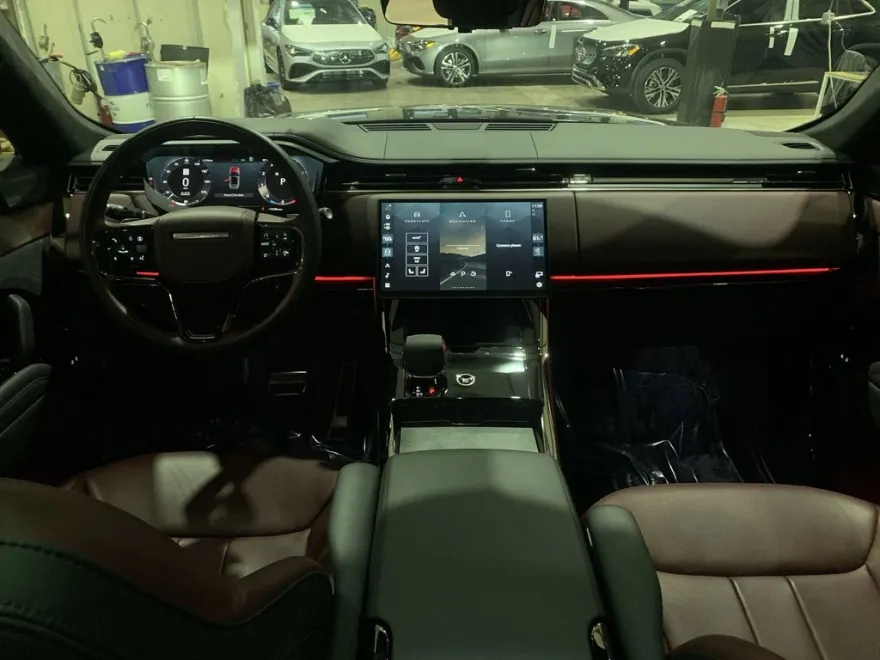 2025 Land Rover Range Rover Sport P530 Autobiography photo 1