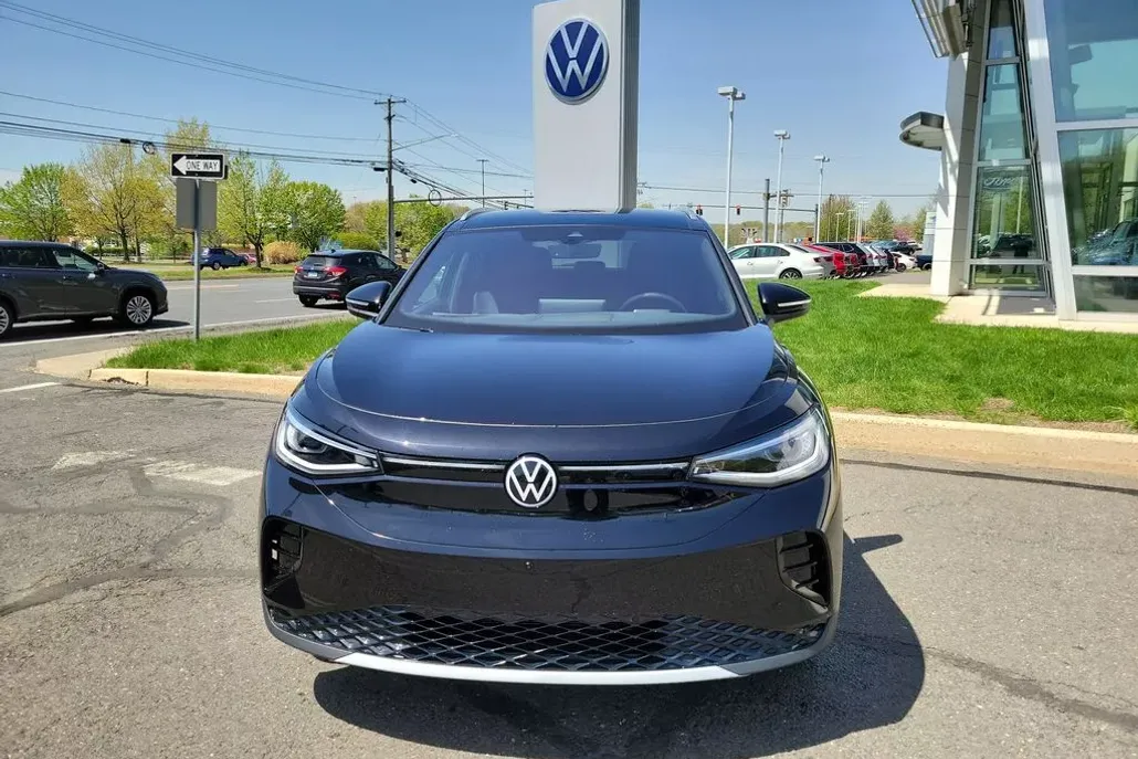 2025 Volkswagen ID.4 Pro Plus photo 1
