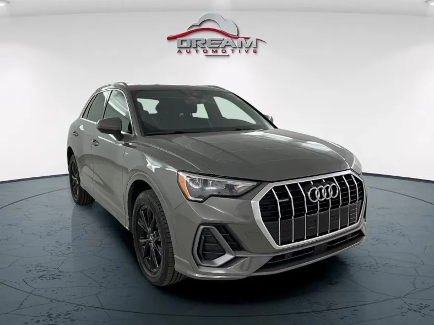 2022 Audi Q3 S line Premium photo 1