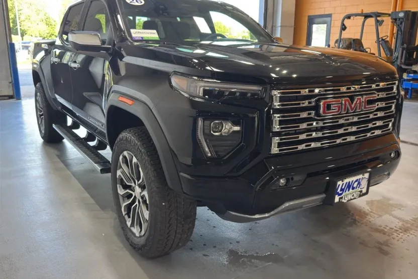 2026 Gmc Canyon Denali photo 1