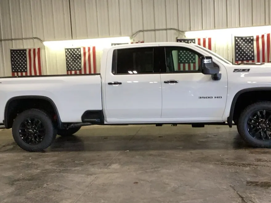 2026 Chevrolet Silverado LTZ photo 1