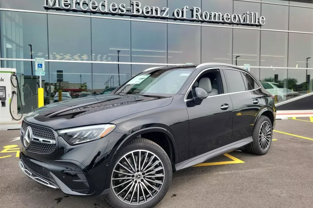 2025 Mercedes Benz GLC 300 4MATIC photo 1