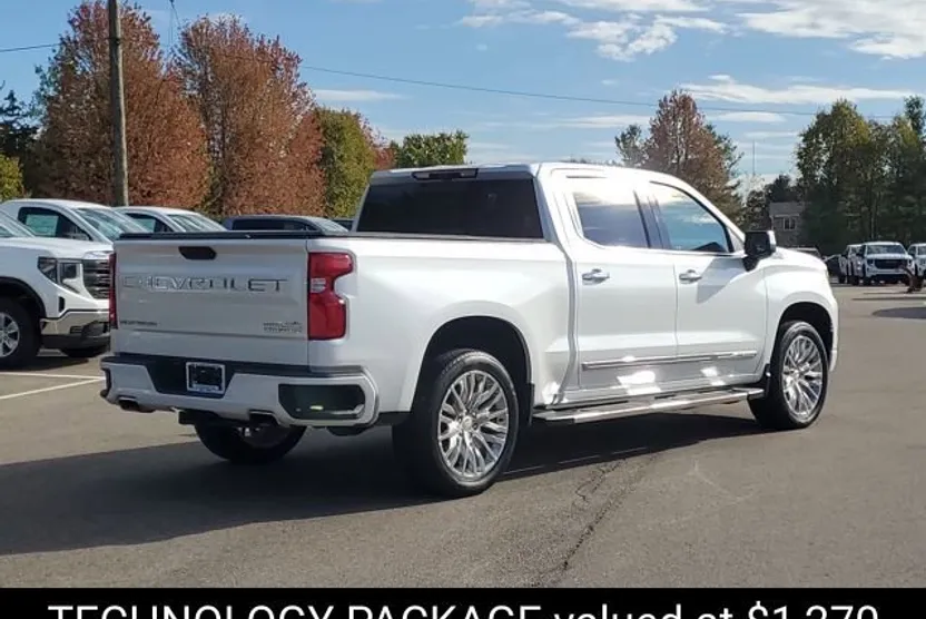 2024 Chevrolet Silverado 1500 High Country photo 1