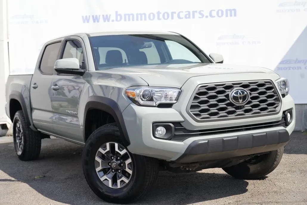 2023 Toyota Tacoma SR5 photo 1