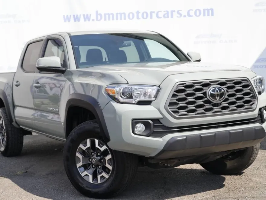 2023 Toyota Tacoma SR5 photo 1