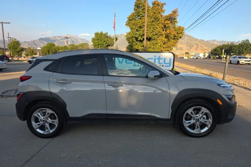2023 Hyundai Kona SEL photo 1